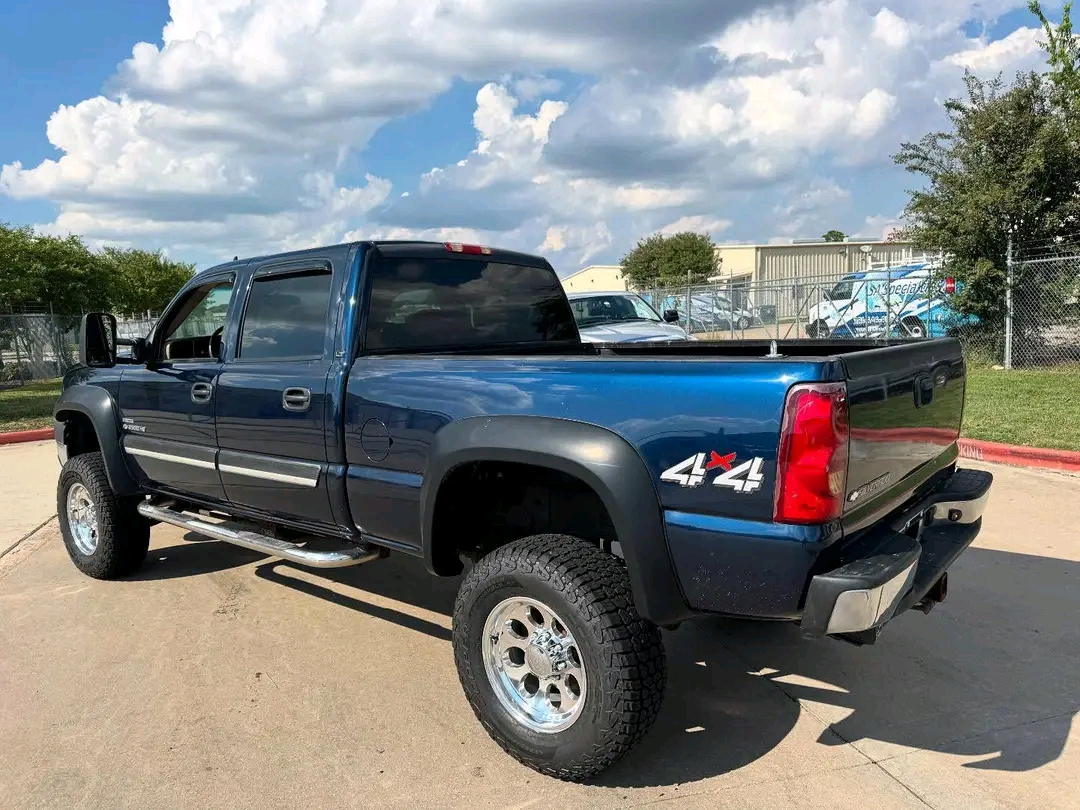 Silverado 2500 HD LT additional