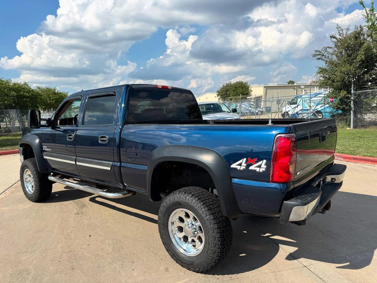 Silverado 2500HD LT additional