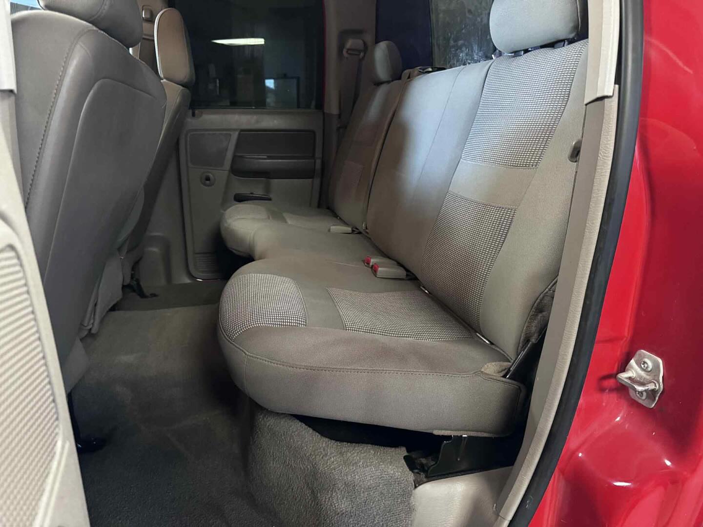 2007 Dodge 3500 6.7L Diesel 4x4 additional