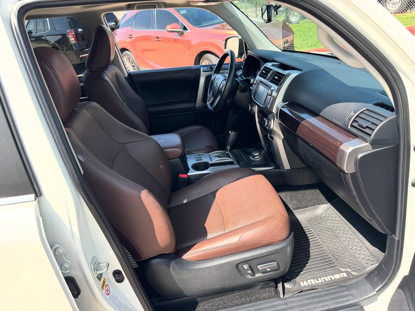 4Runner Limited 4x4 additional