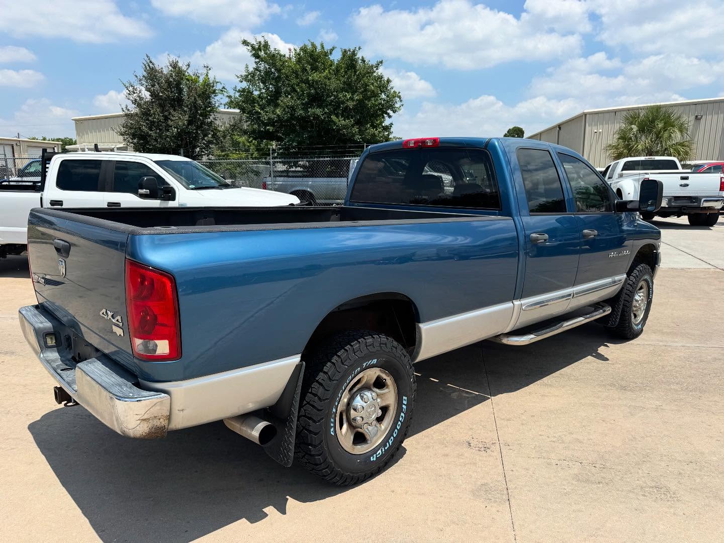 Dodge ram La Marine 4X4 LB additional