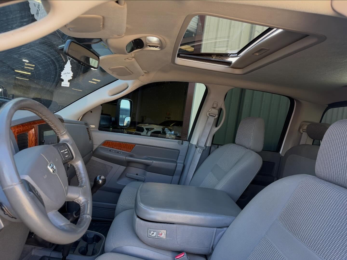 Ram 350 SLT additional