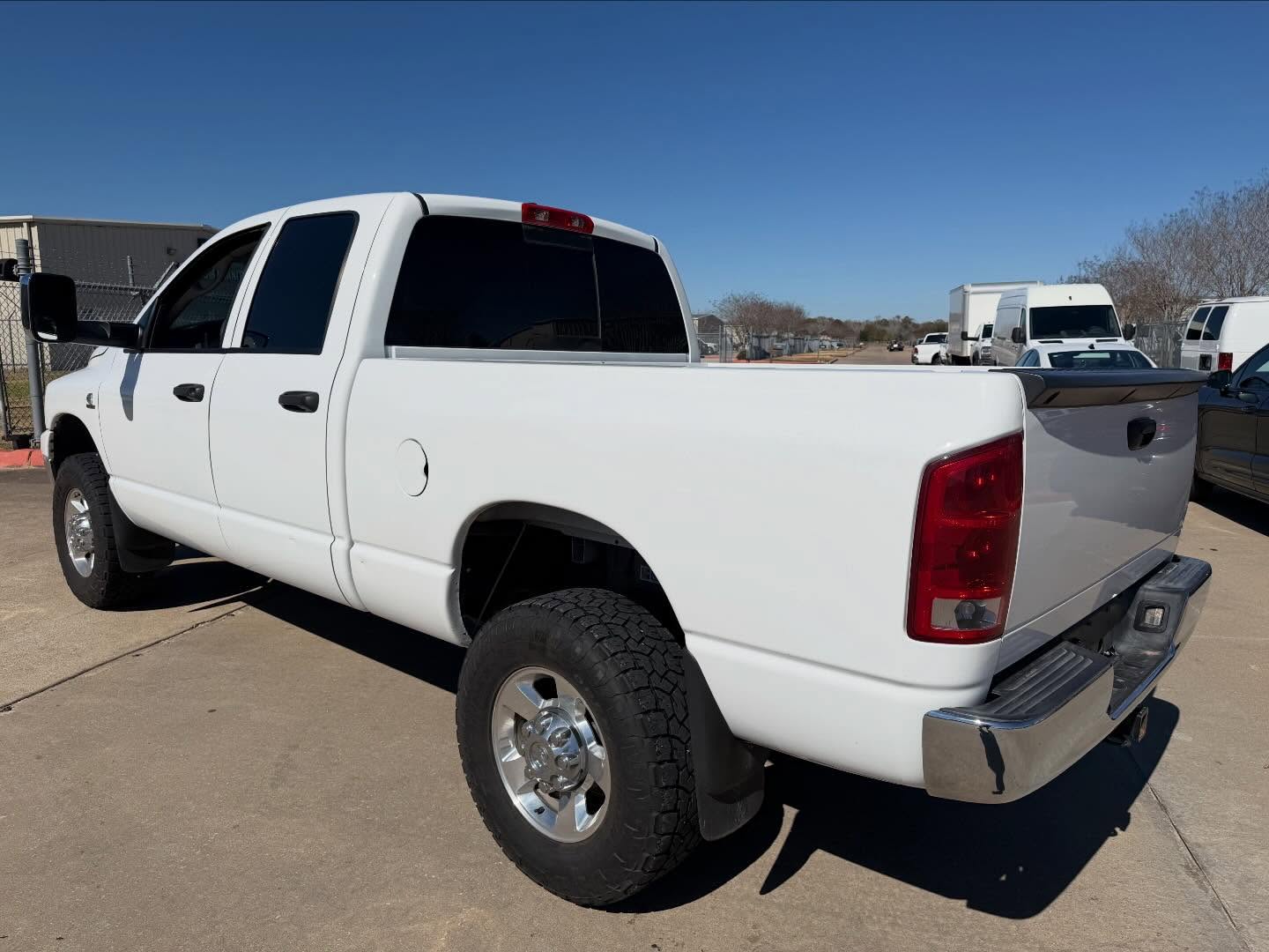 Ram 350 SLT additional