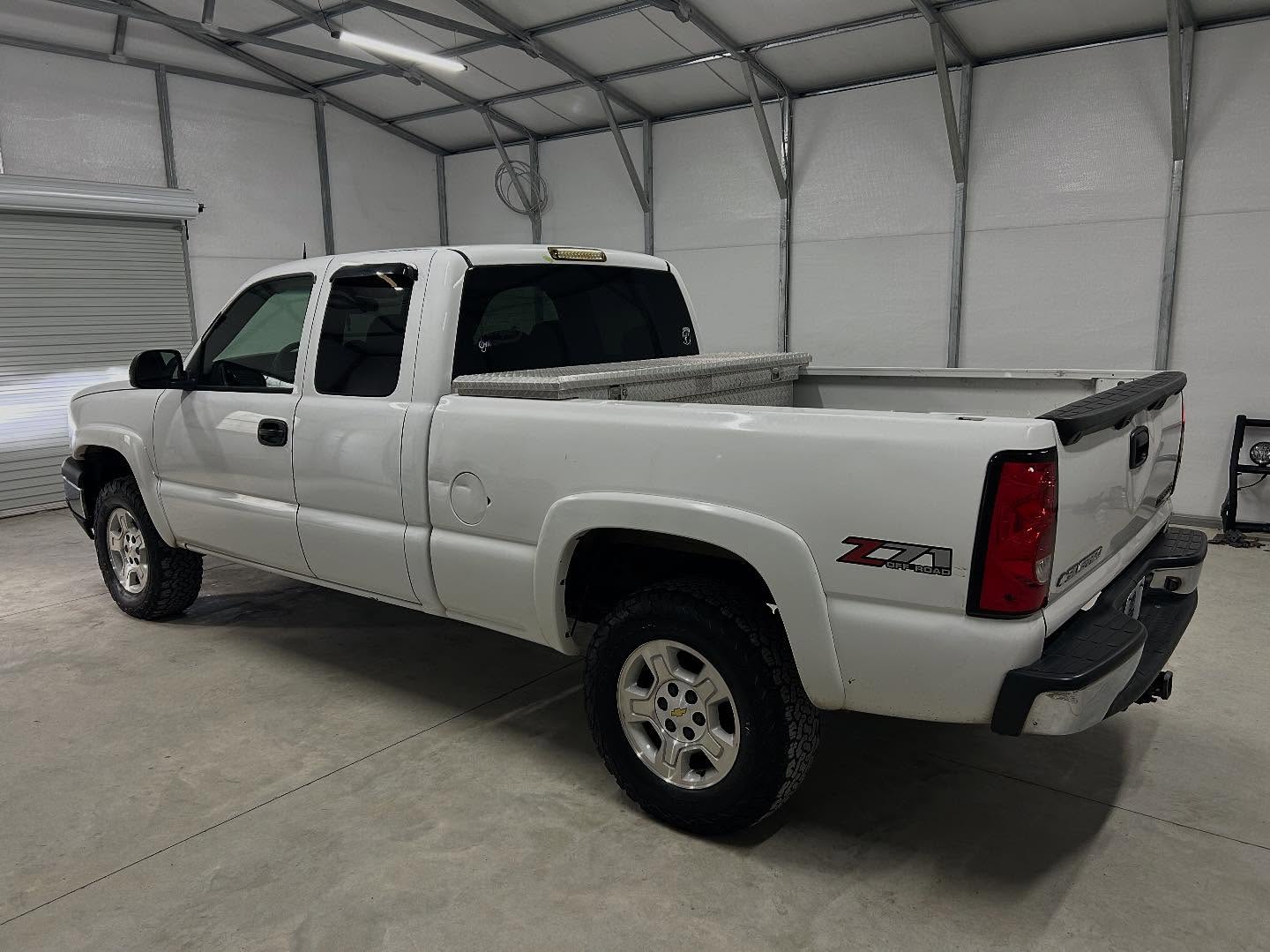 Silverado 1500 Z71 4x4 additional