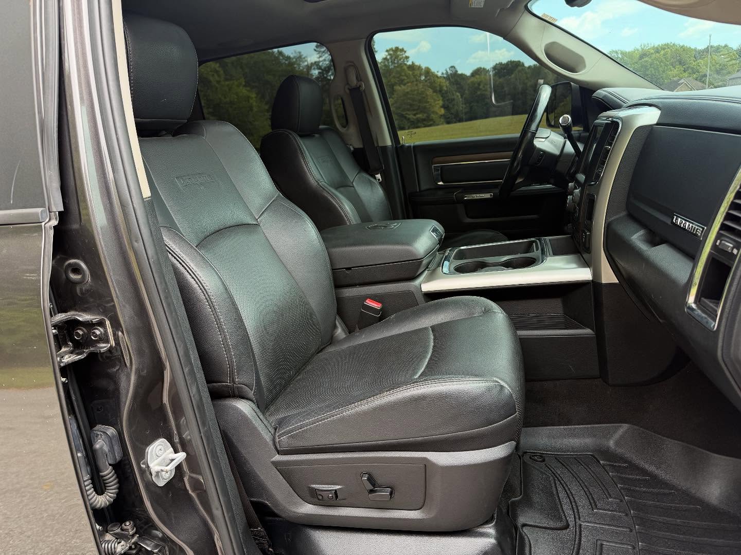 Laramie 4x4 6.7 Cummings additional