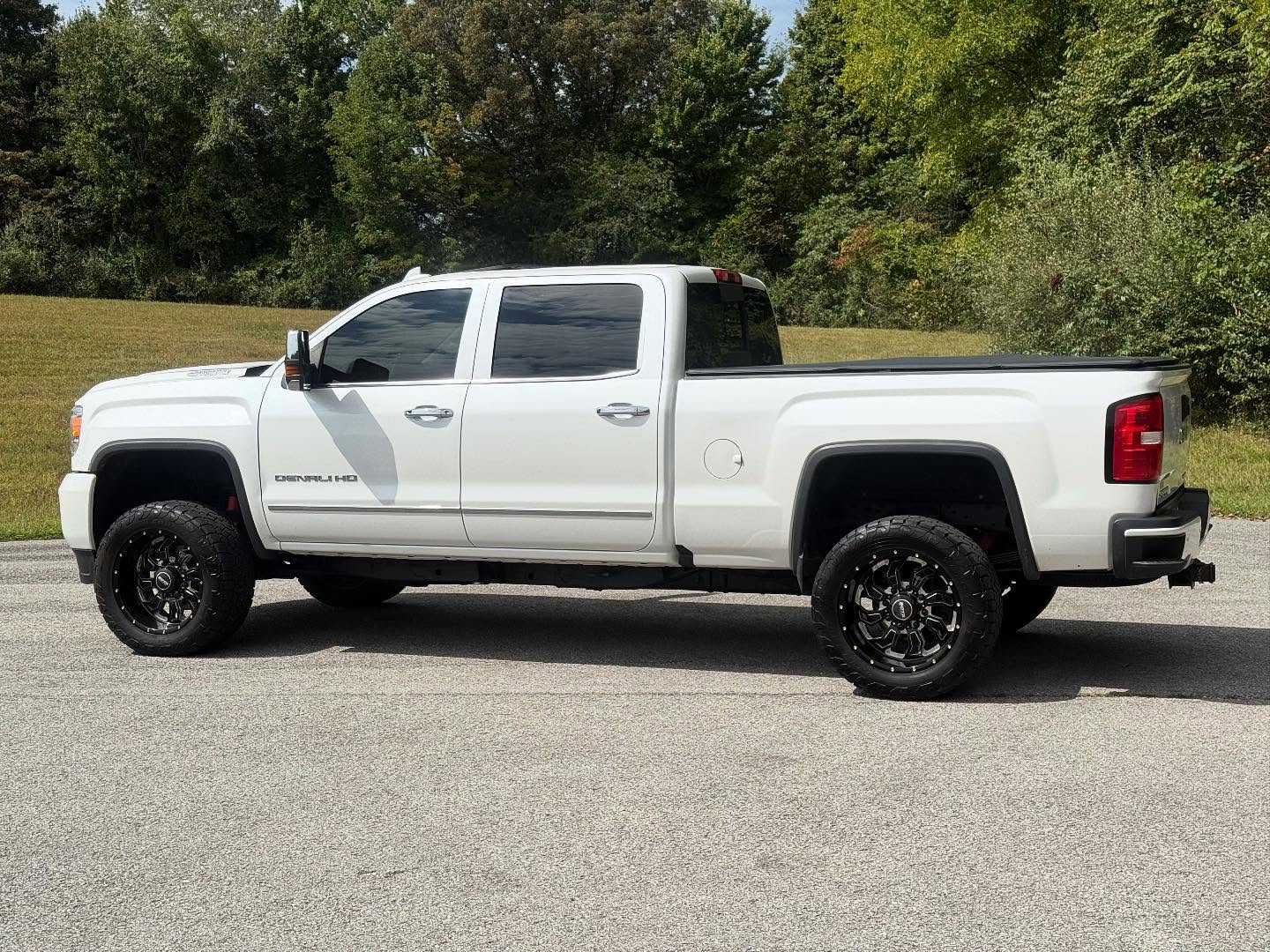 Sierra 2500 Denali 4x4 additional