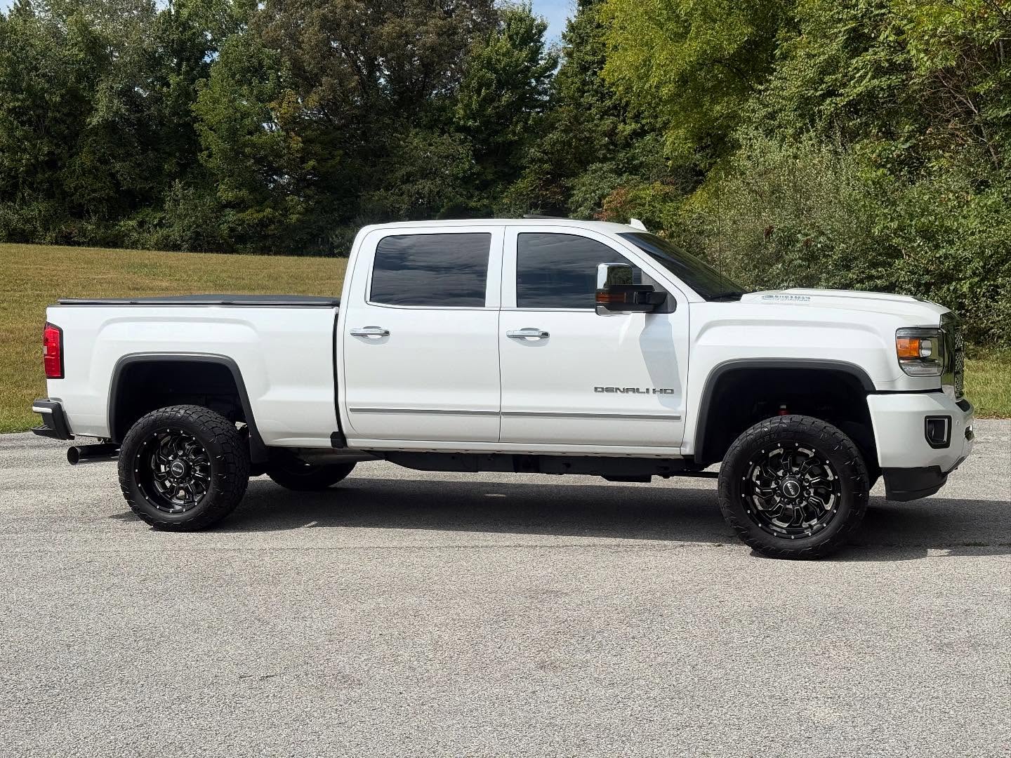 Sierra 2500 Denali 4x4 additional