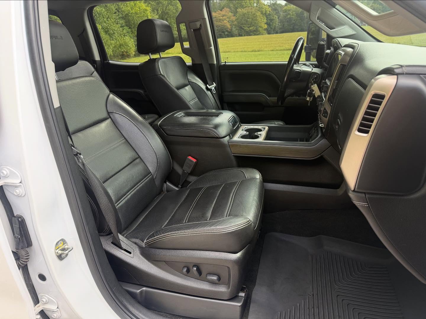 Sierra 2500 Denali 4x4 additional