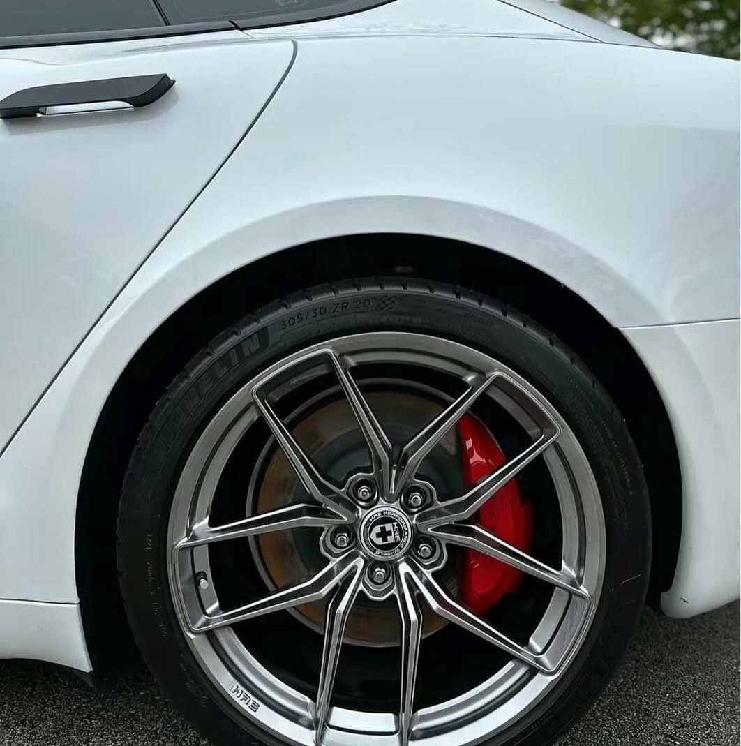 Model S Plaid additional