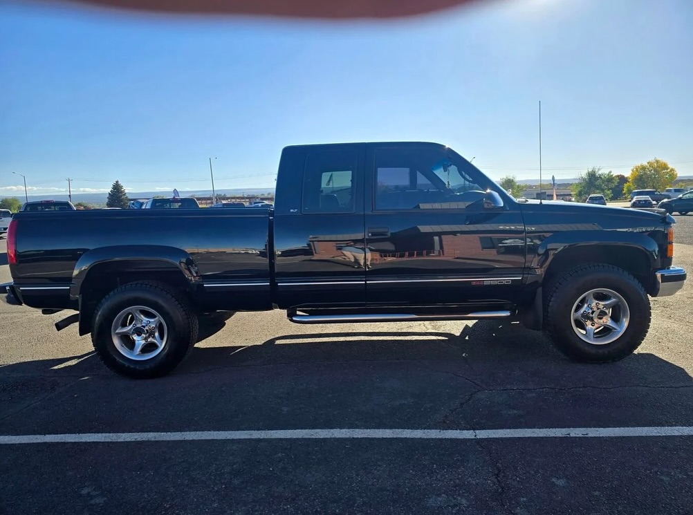 Sierra 2500 SLT additional