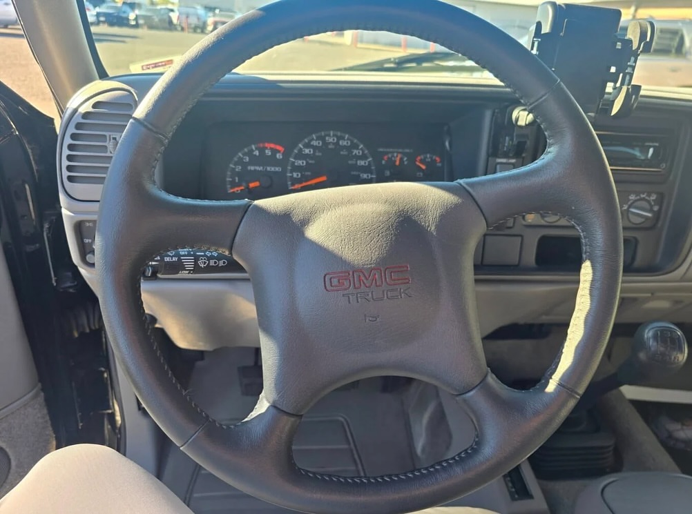 Sierra 2500 SLT additional